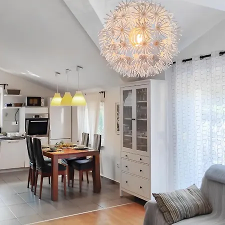 Apartament Lovely In