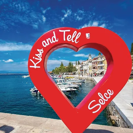 Apartament In With Wifi Hreljin